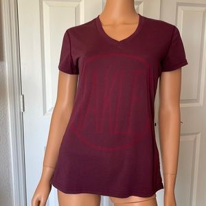 OAKLEY V-NECK T-SHIRT. Size XS. Plum purple color. EXCELLENT CONDITION!